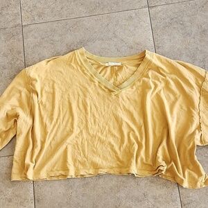 🌼We The Free Yellow V-Neck Top – Soft & Relaxed Fit🌼